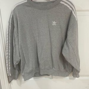 Oversize Adidas sweatshirt